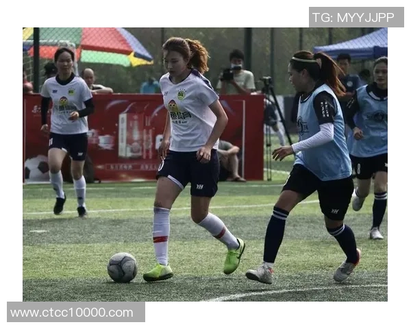 女足球明星精彩瞬间集锦展现巾帼风采与竞技魅力的精彩视频合集